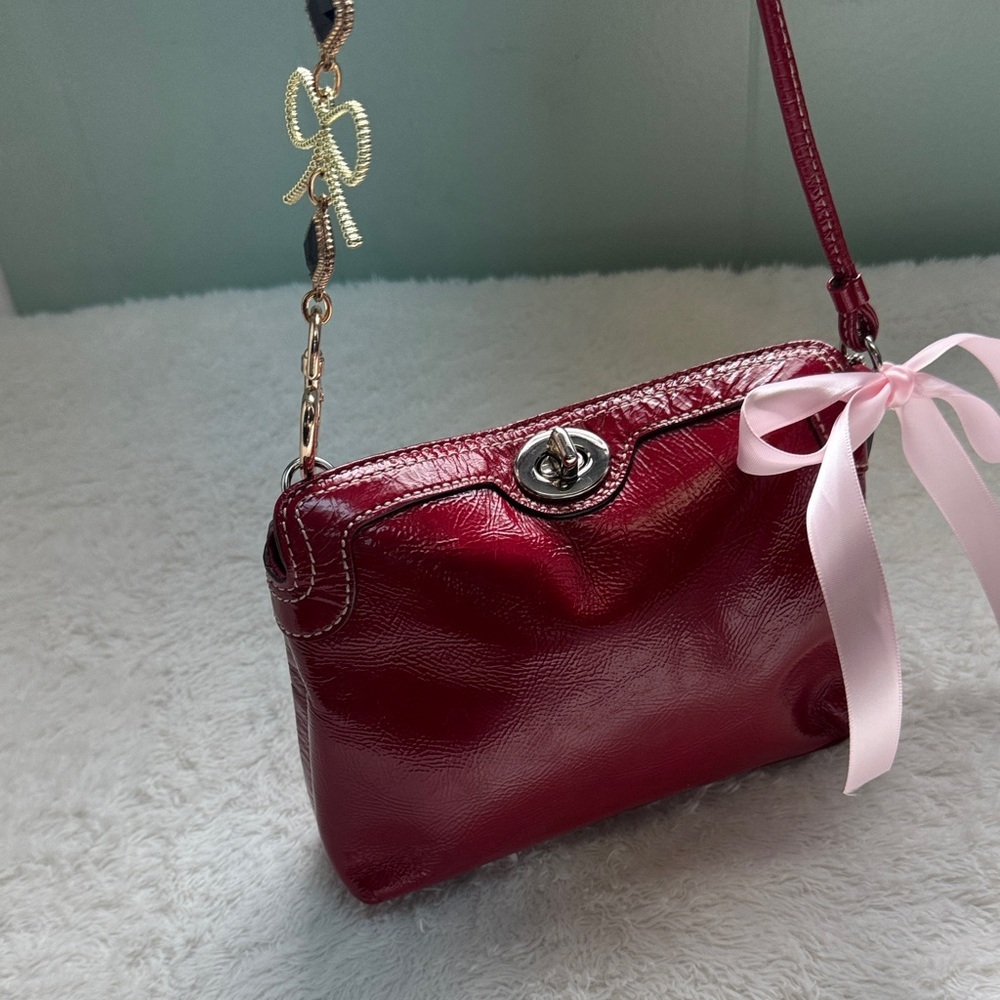 Red Coach Vintage mini turn lock